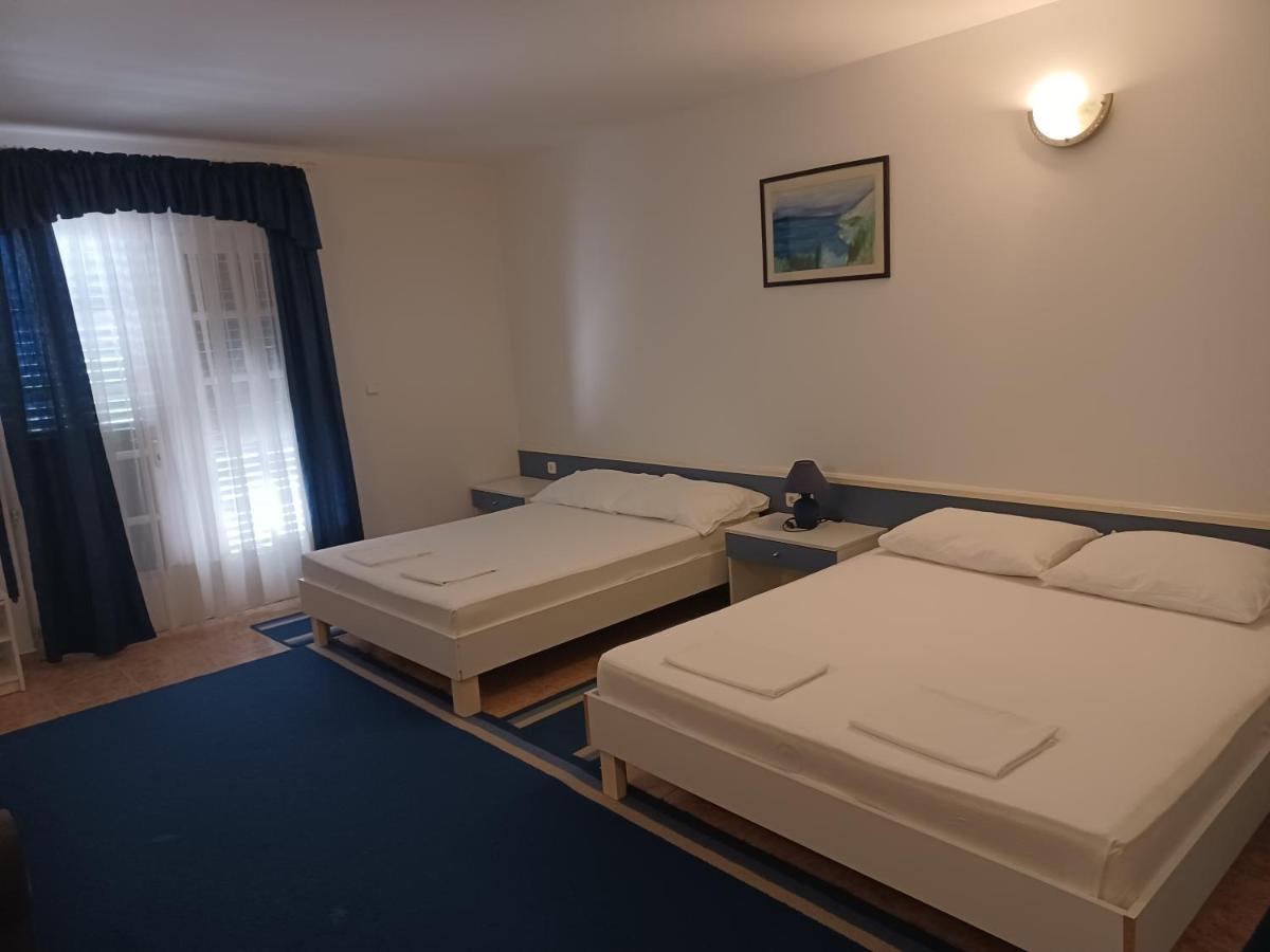 Hotel Ivan Dujmovic Dvori Bol Exterior foto